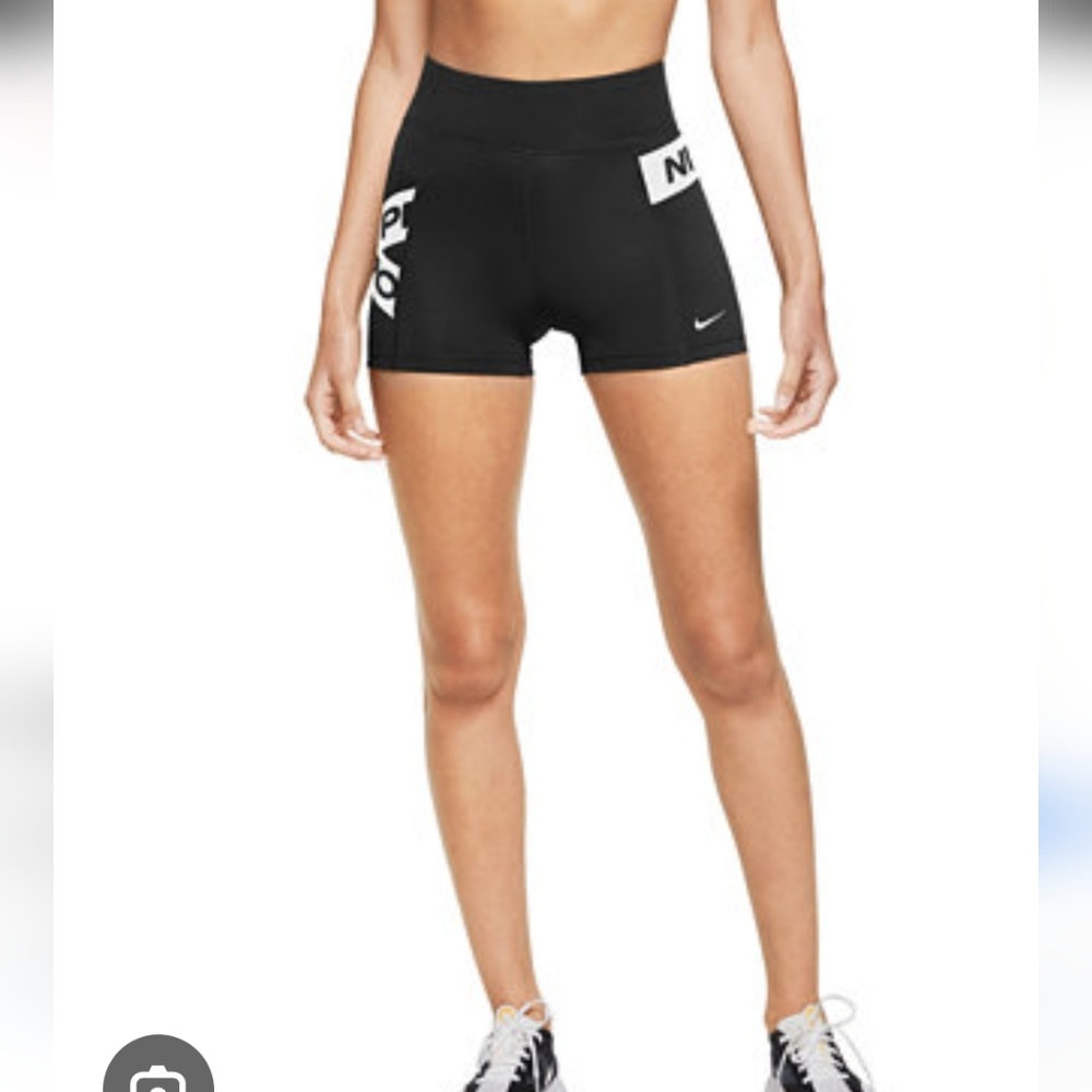 Nike Women's XXL Black Athletic Shorts